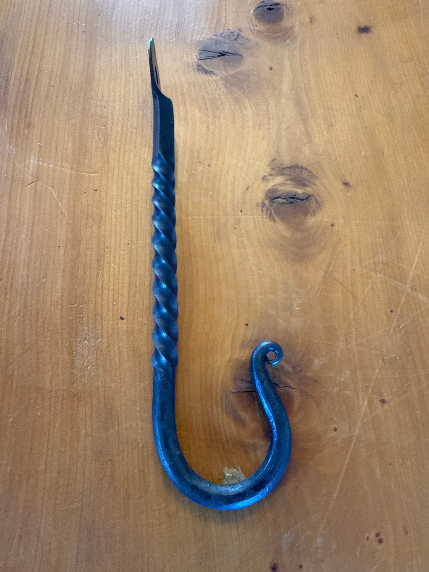 Slender Leaf Iron Wall Hanger