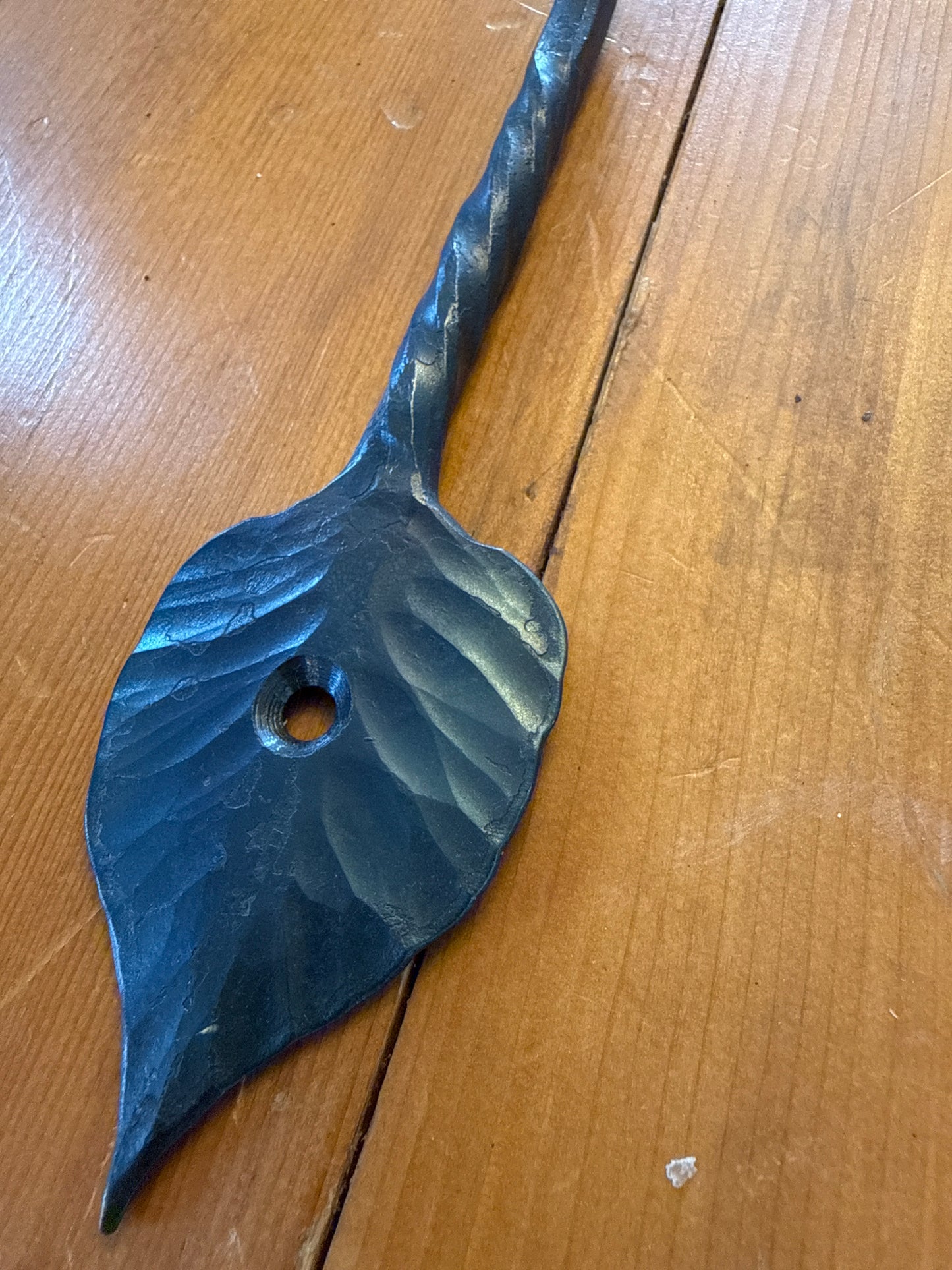 Leaf Finial Wall Hooks
