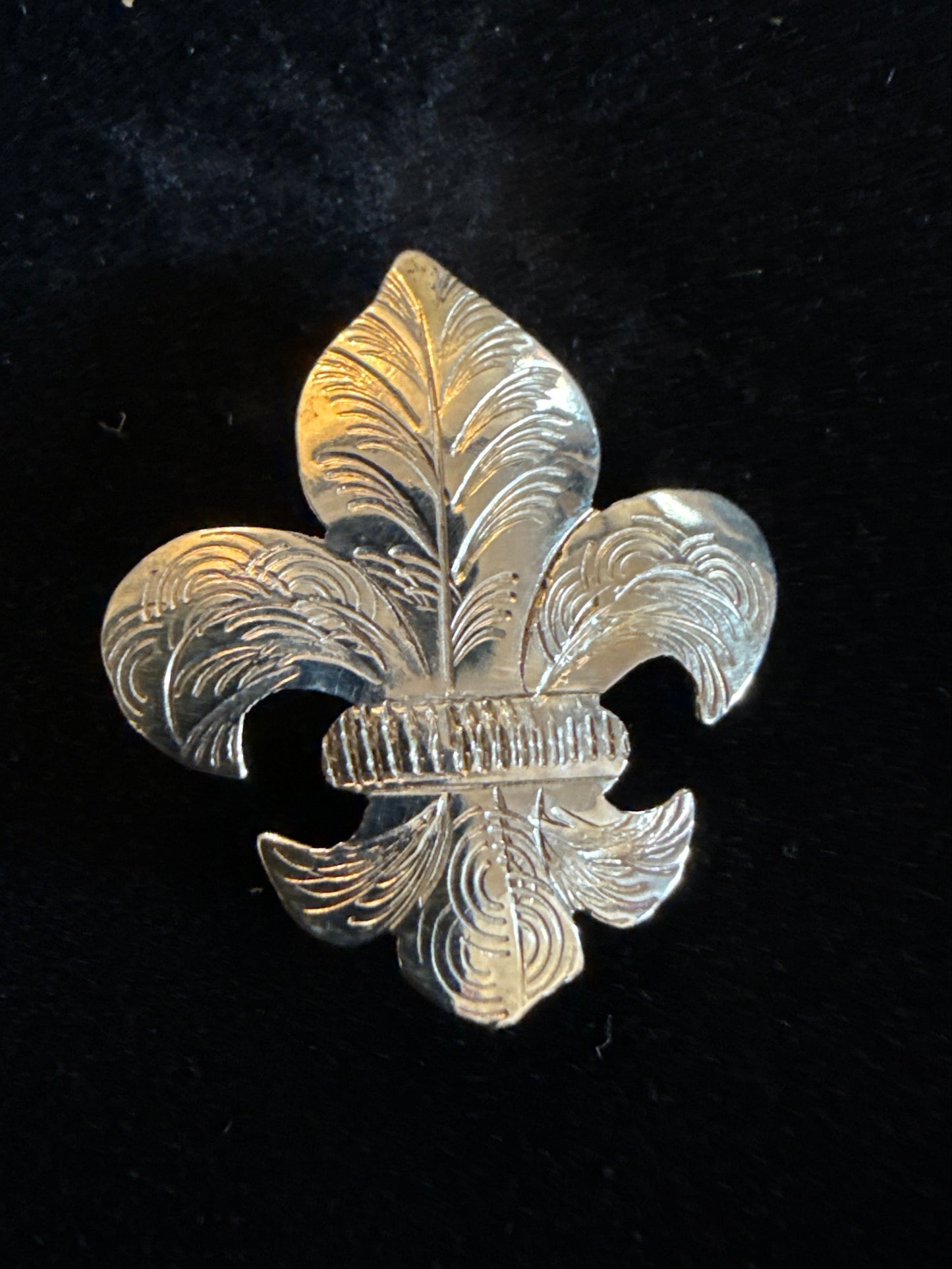 Fleur des Lis Pendant